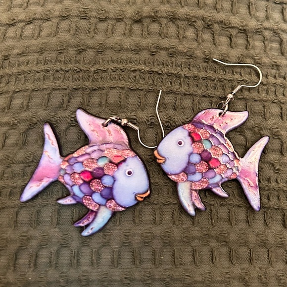 Colorful Fish Earrings - Picture 2 of 3